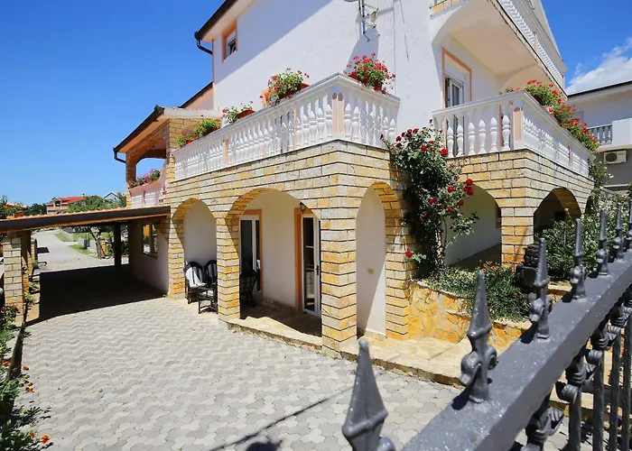 With A Parking Space Maslenica, Novigrad - 6572 아파트 *